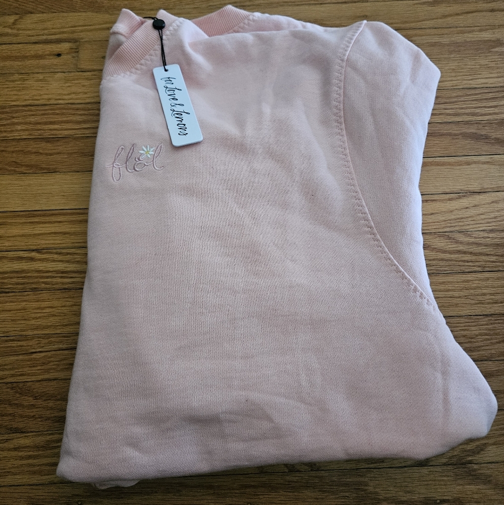 baby pink crew neck sweat shirt